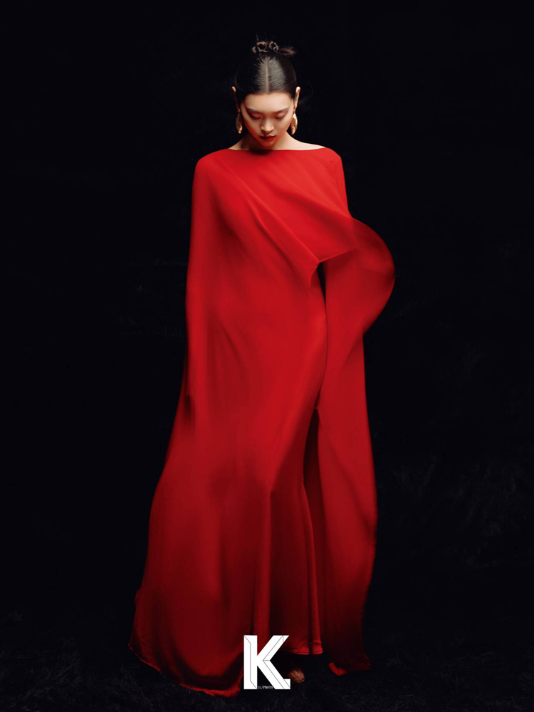 New Ethnic Fashion - 2026년 최신 유행, 고급스러운 붉은색, 감성적인